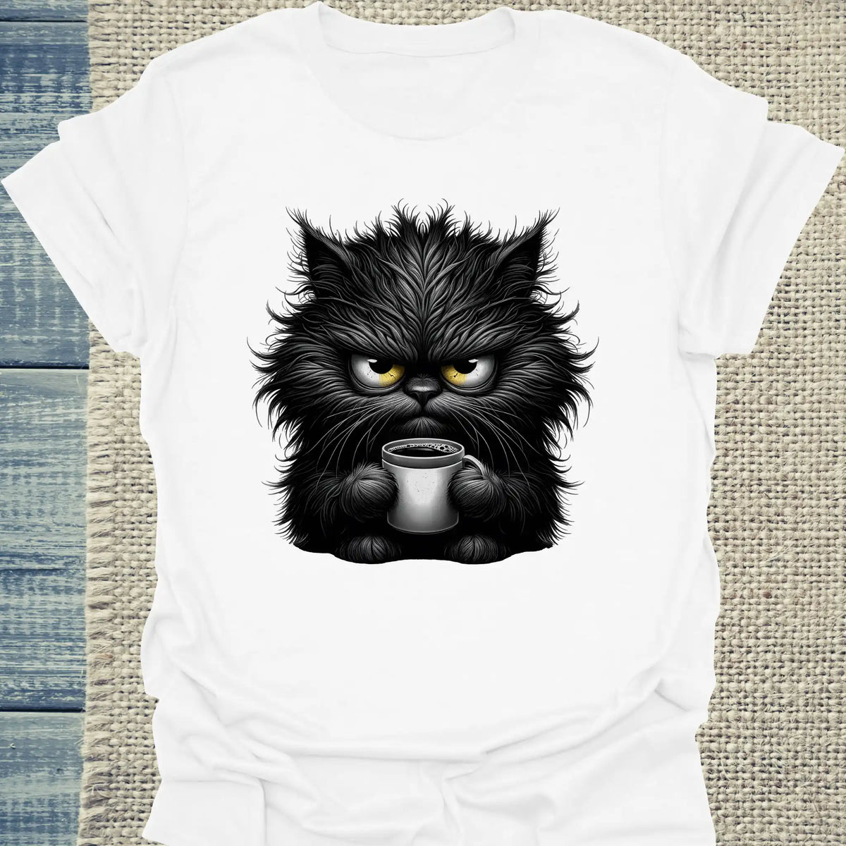 T-Shirt - Grantige Katze mit Kaffee - Unisex - Katze & Kaffee Weiß