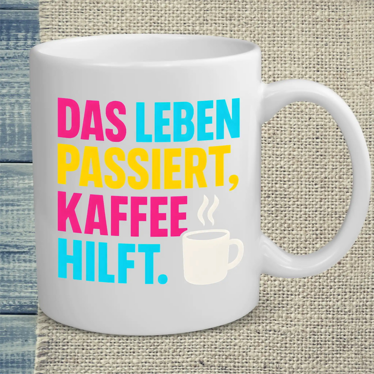 Tasse 325ml - Das Leben passiert, Kaffee hilft. - Kaffee